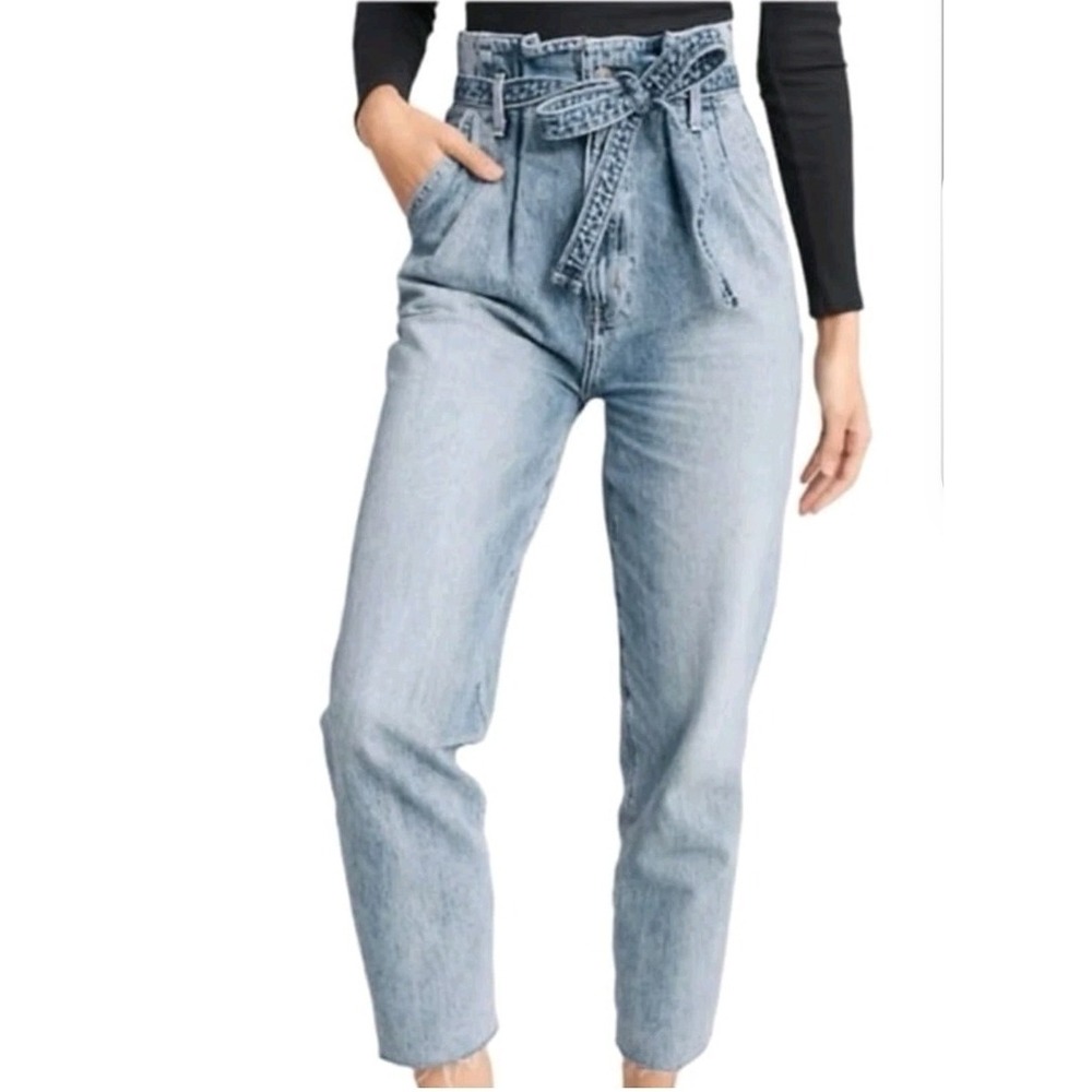Abercrombie & Fitch Mom Jeans‎ Womens Sz 8R Light Wash Blue Belted Pleated Denim